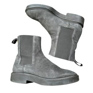 Stuart Weitzman pull on black suede Boots size 8.5
